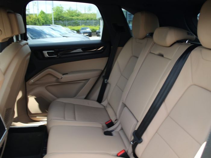 Porsche Cayenne 2022