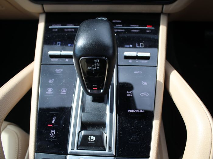 Porsche Cayenne 2022