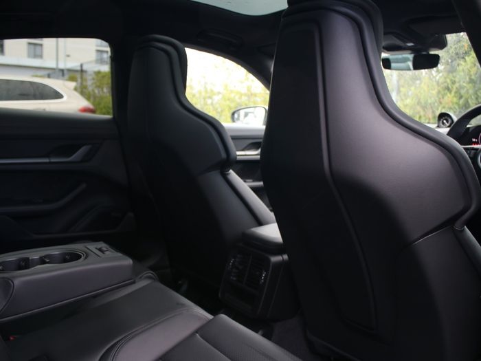 Porsche Taycan 2026