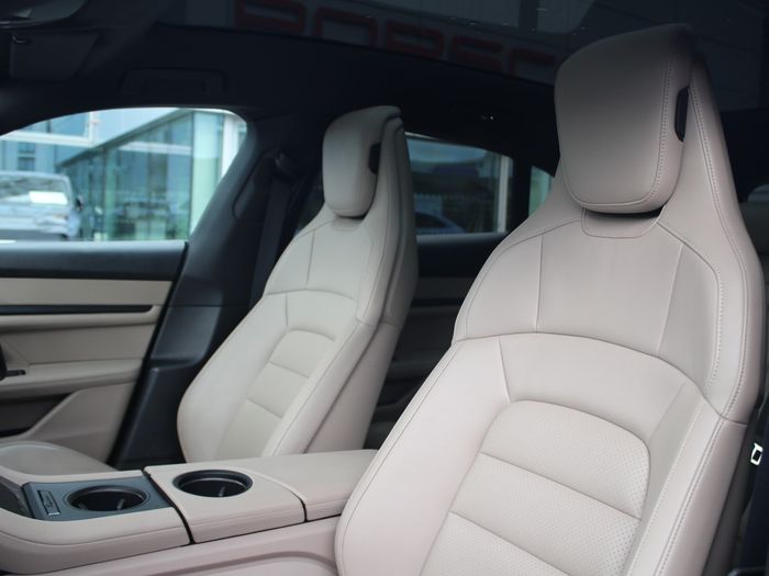 Porsche Taycan 2024