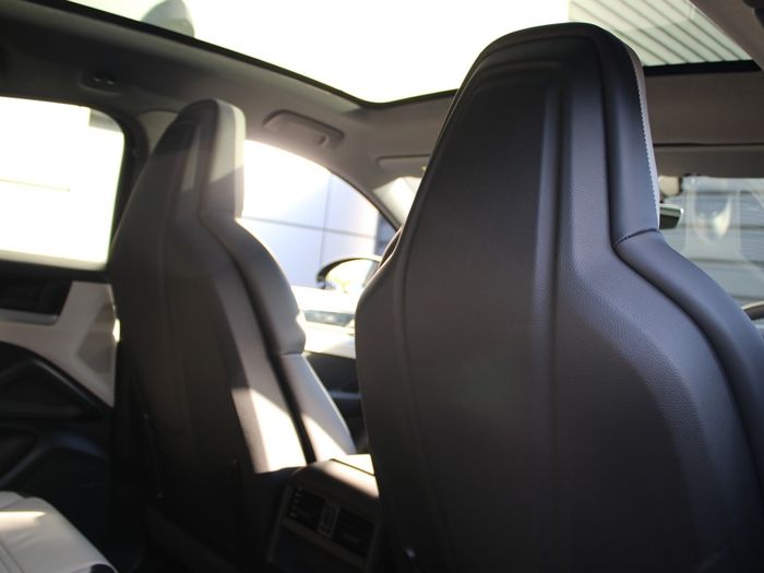 Porsche Cayenne 2025