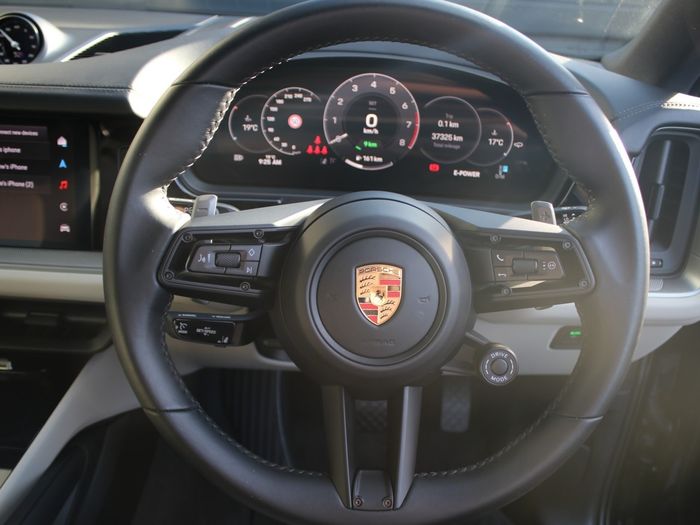 Porsche Cayenne 2025
