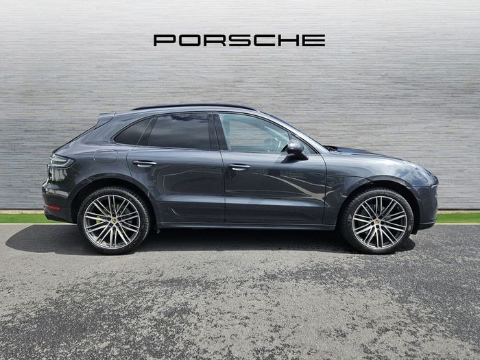 Porsche Macan 2021