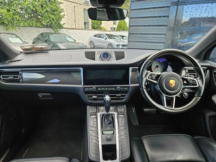 Porsche Macan 2021