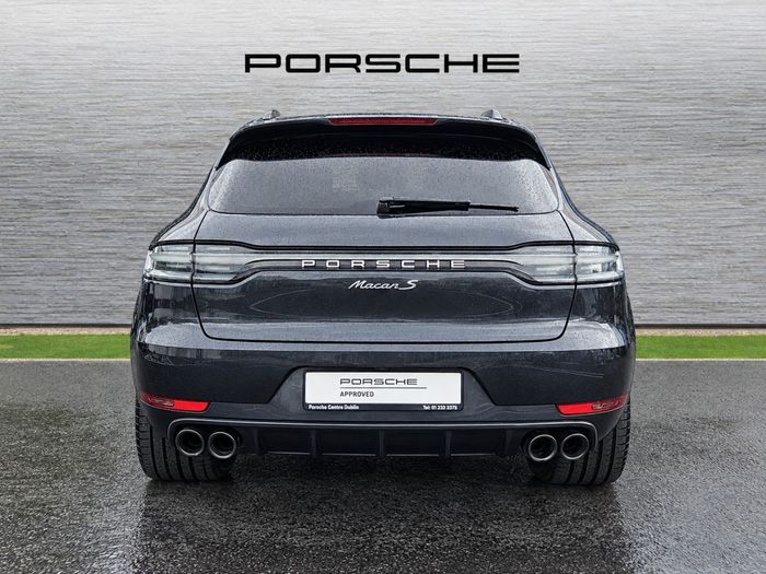 Porsche Macan 2021