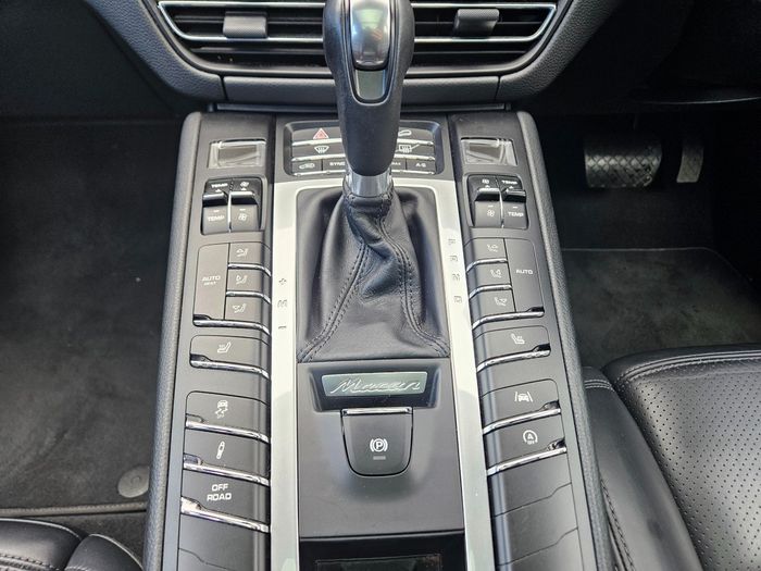 Porsche Macan 2021