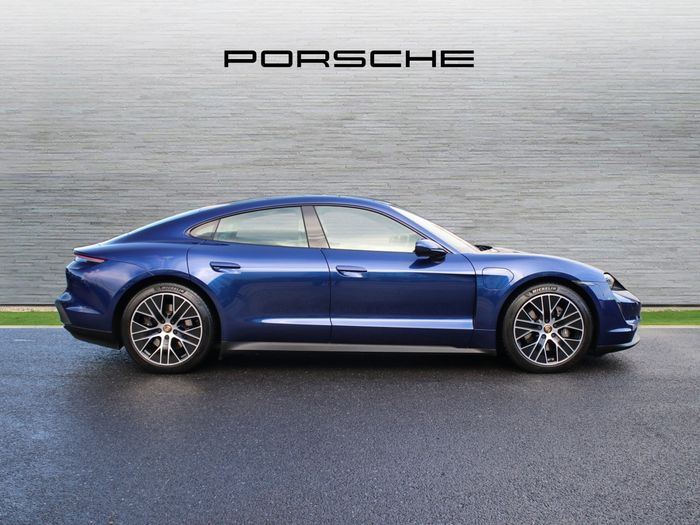 Porsche Taycan 2023