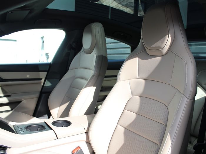Porsche Taycan 2023