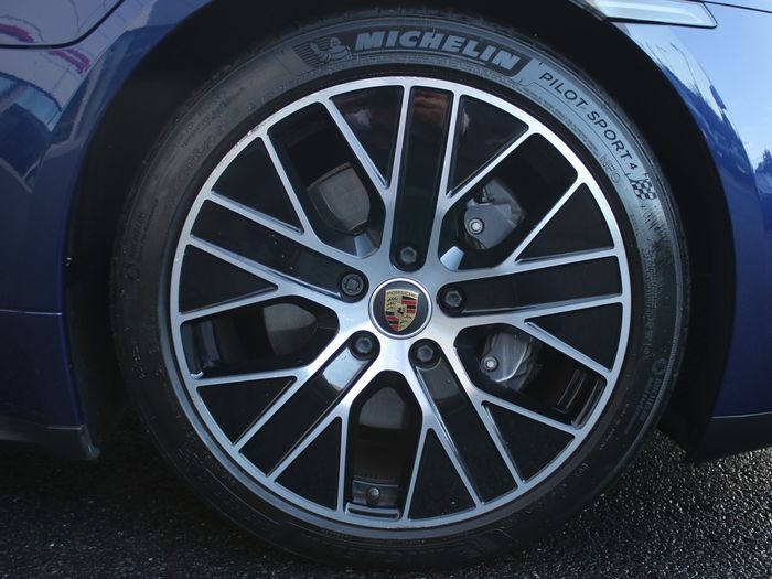 Porsche Taycan 2023