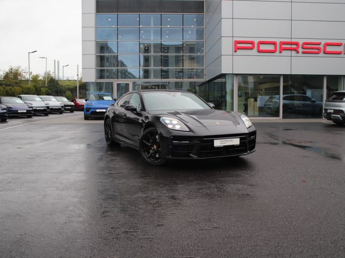 Porsche Panamera 2025