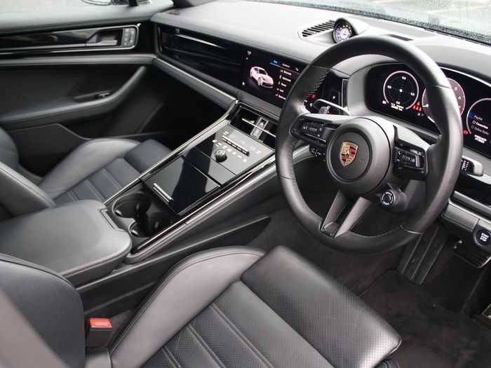 Porsche Panamera 2025