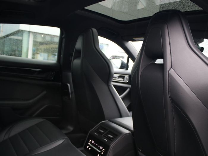 Porsche Panamera 2025