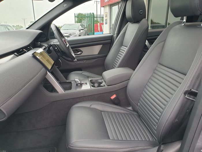 Land Rover Discovery Sport 2024