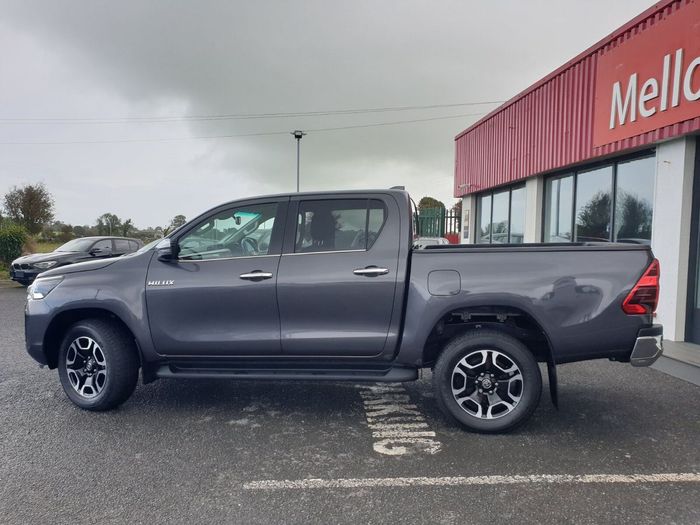 Toyota HiLux 2023