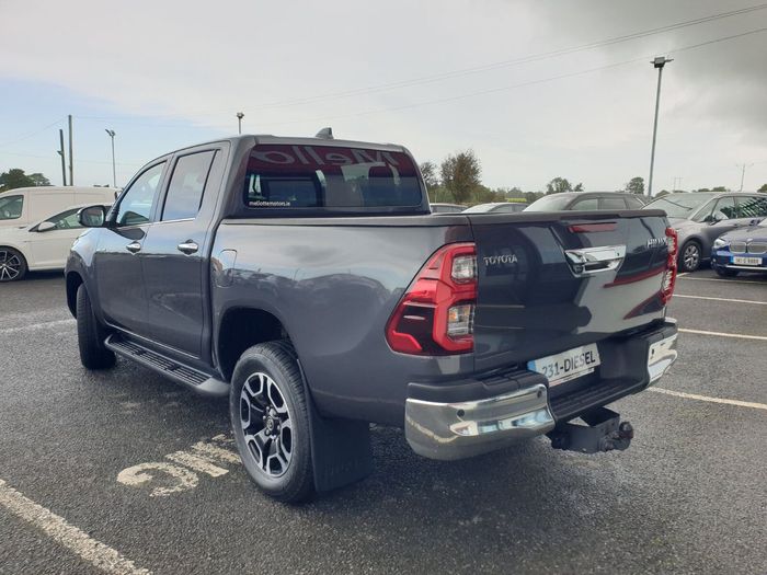 Toyota HiLux 2023