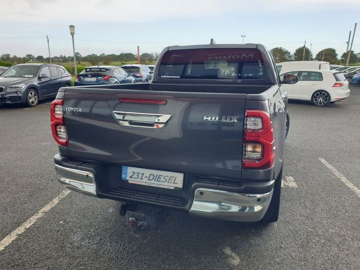 Toyota HiLux 2023