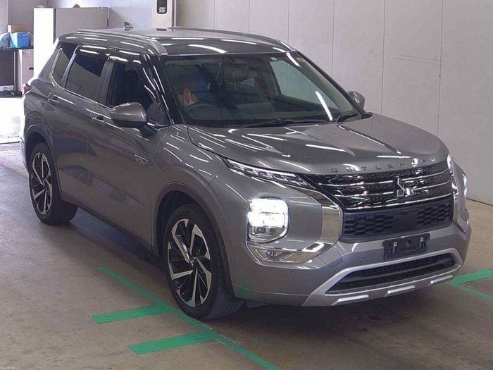 Mitsubishi Outlander 2023