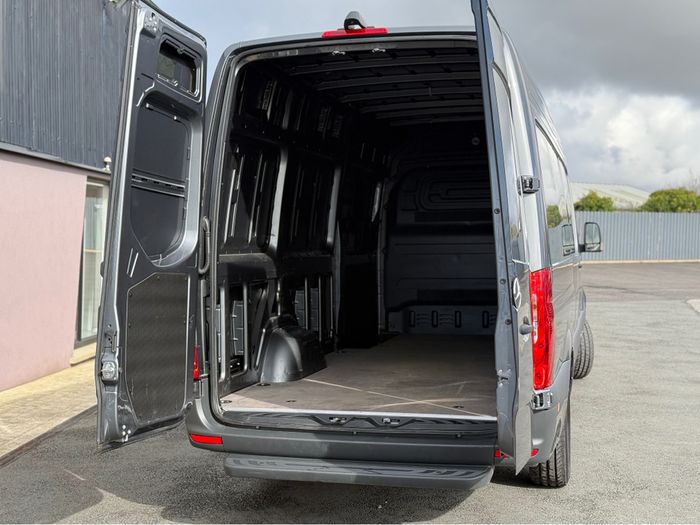Mercedes-Benz Sprinter 2025