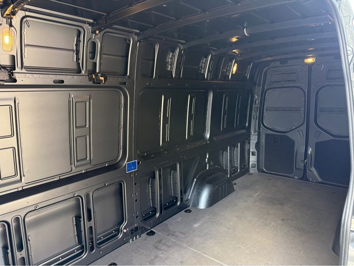 Mercedes-Benz Sprinter 2025