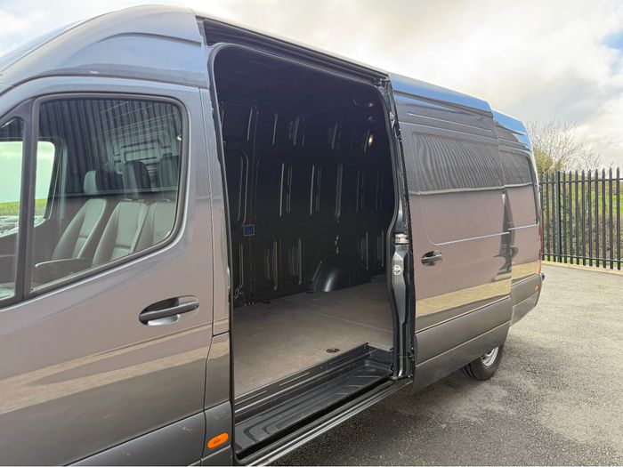 Mercedes-Benz Sprinter 2025