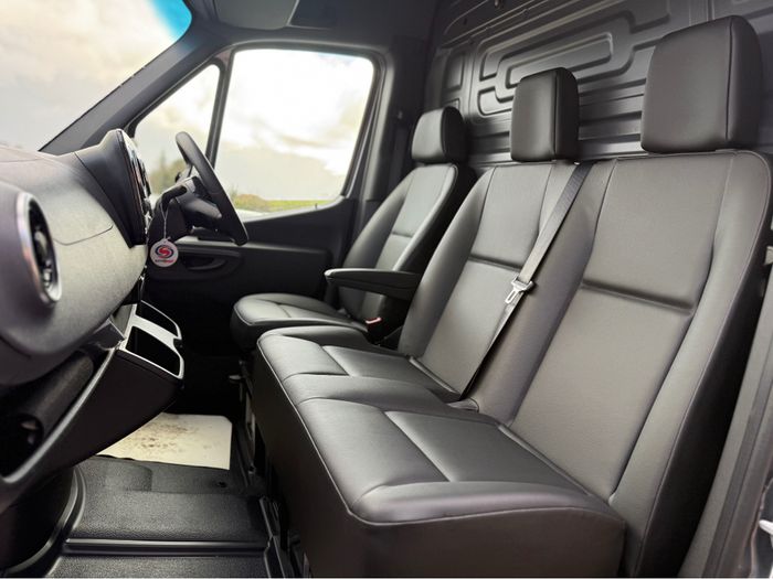 Mercedes-Benz Sprinter 2025