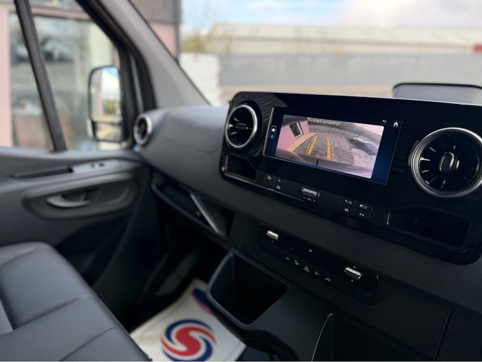 Mercedes-Benz Sprinter 2025
