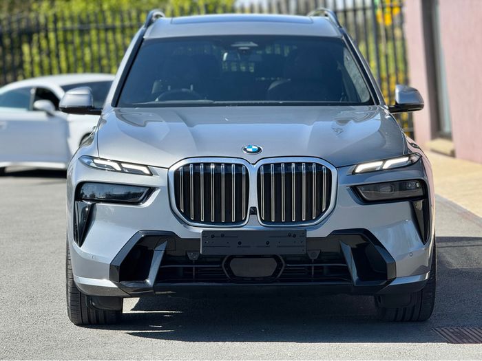 BMW X7 2025