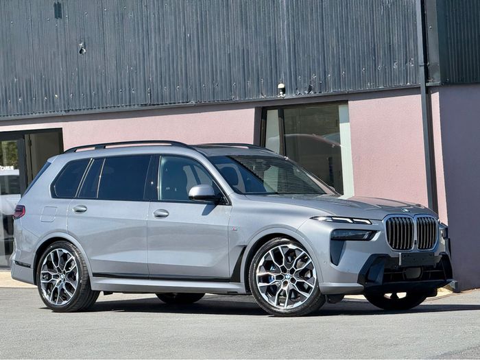 BMW X7 2025