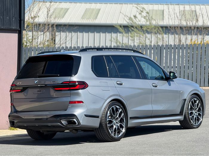 BMW X7 2025