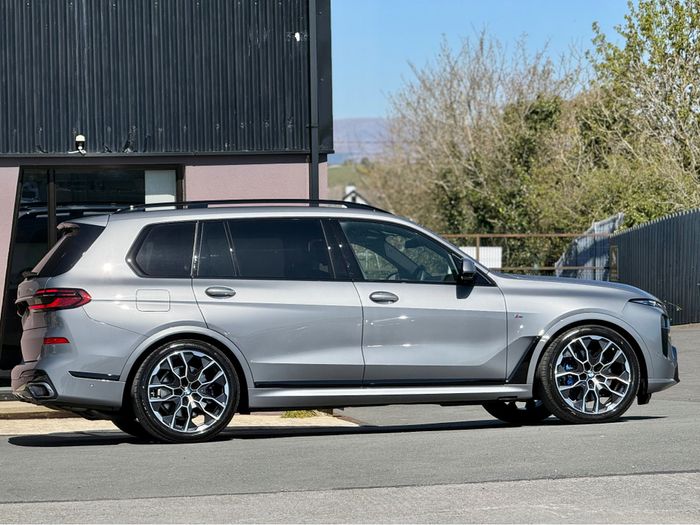 BMW X7 2025