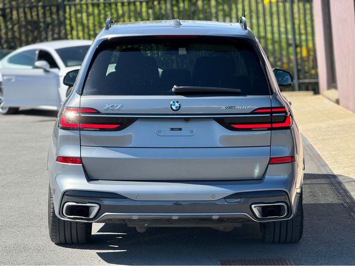 BMW X7 2025