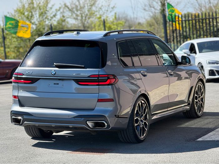 BMW X7 2025