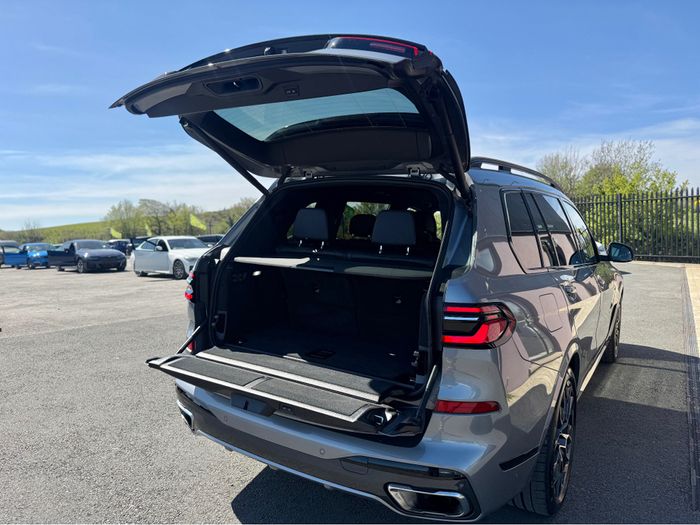 BMW X7 2025