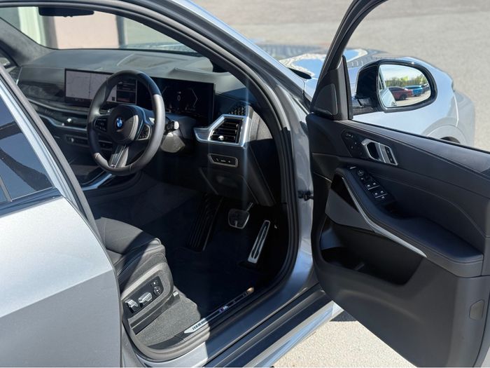 BMW X7 2025