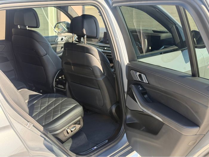 BMW X7 2025
