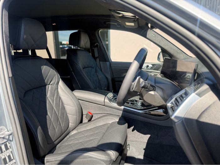 BMW X7 2025