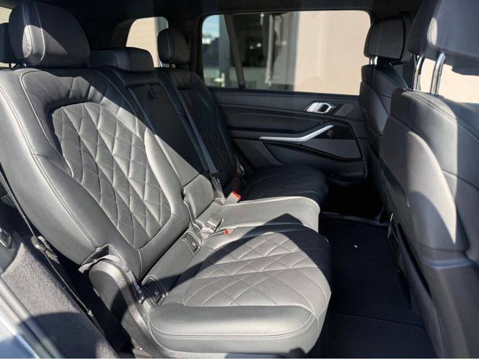 BMW X7 2025