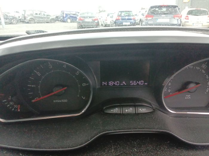 Peugeot 208 2012