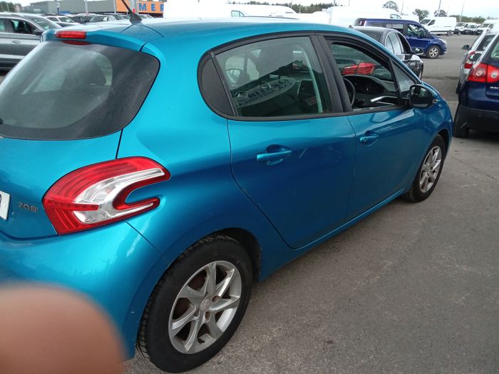 Peugeot 208 2012