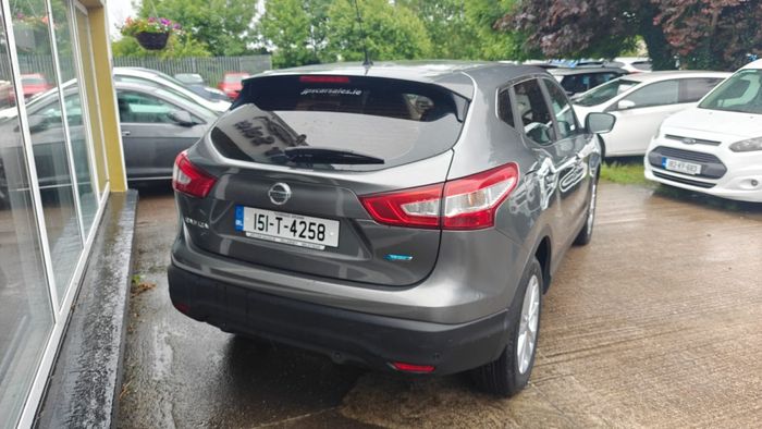 Nissan QASHQAI 2015