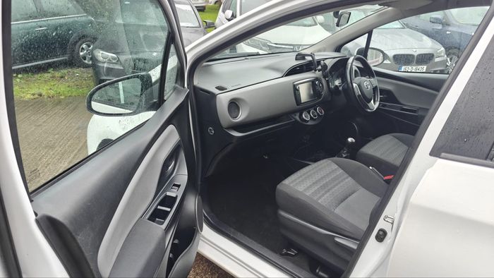 Toyota Yaris 2016