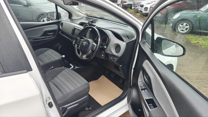 Toyota Yaris 2016