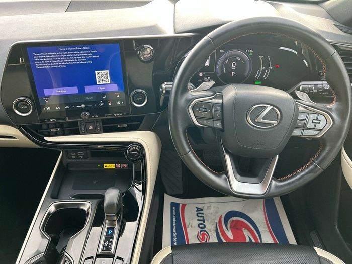 Lexus NX 2024