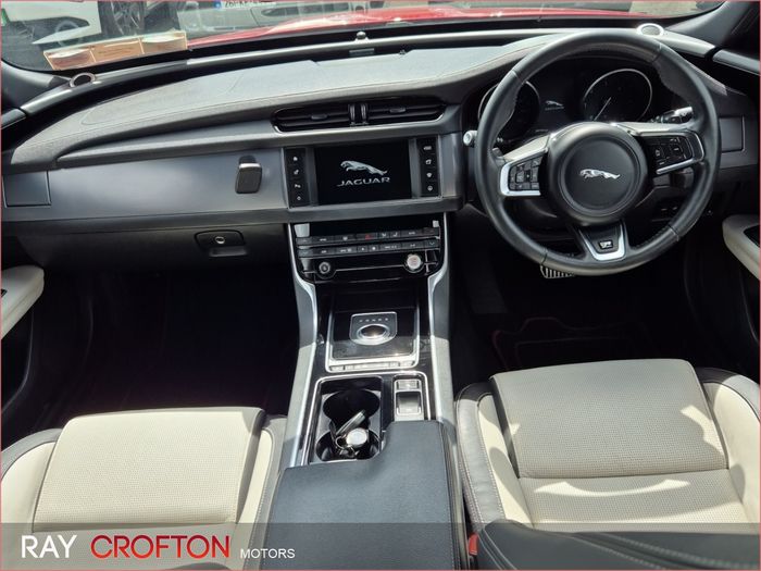 Jaguar XF 2016