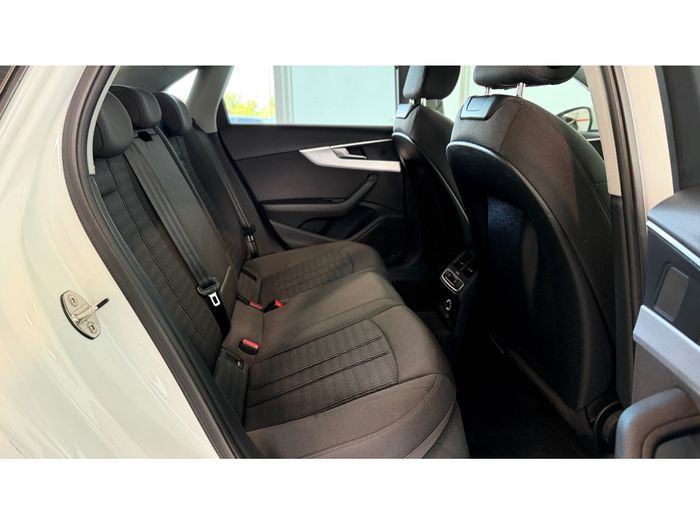 Audi A4 2019
