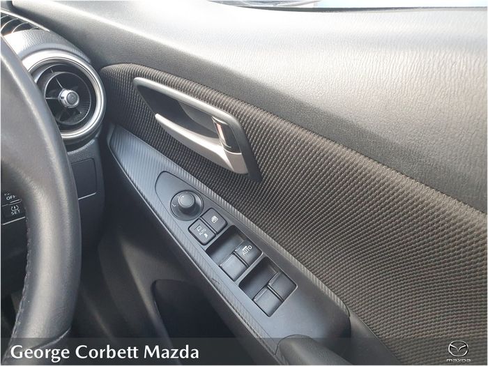 Mazda 2 2023