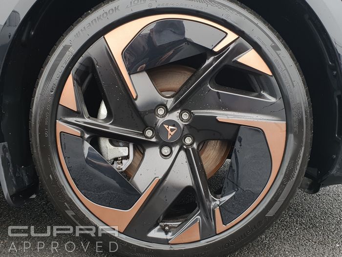 Cupra Tavascan 2026