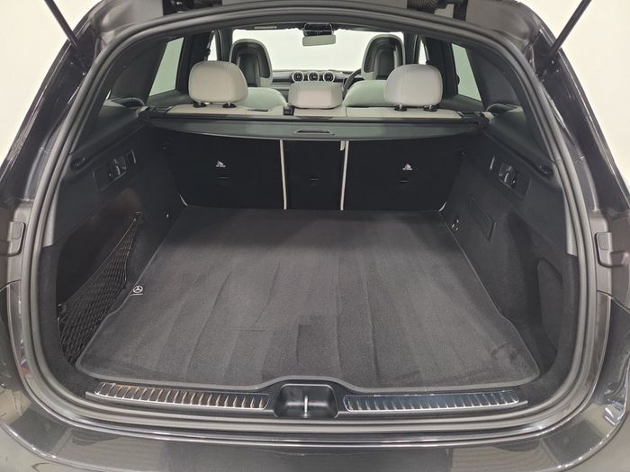 Mercedes-Benz GLC 2025