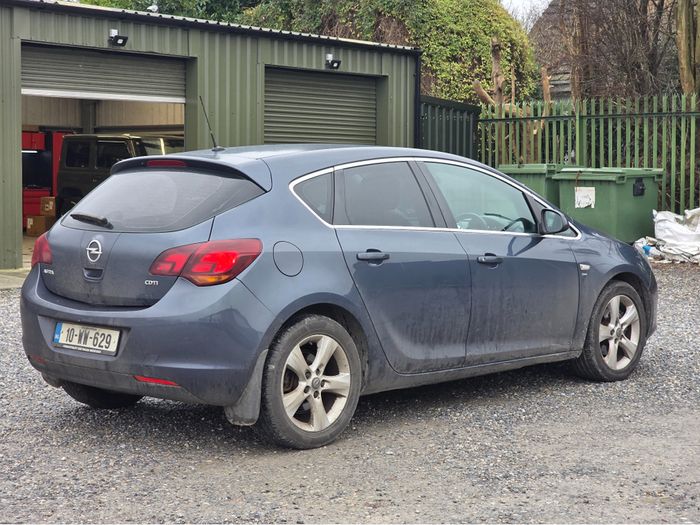 Opel Astra 2010