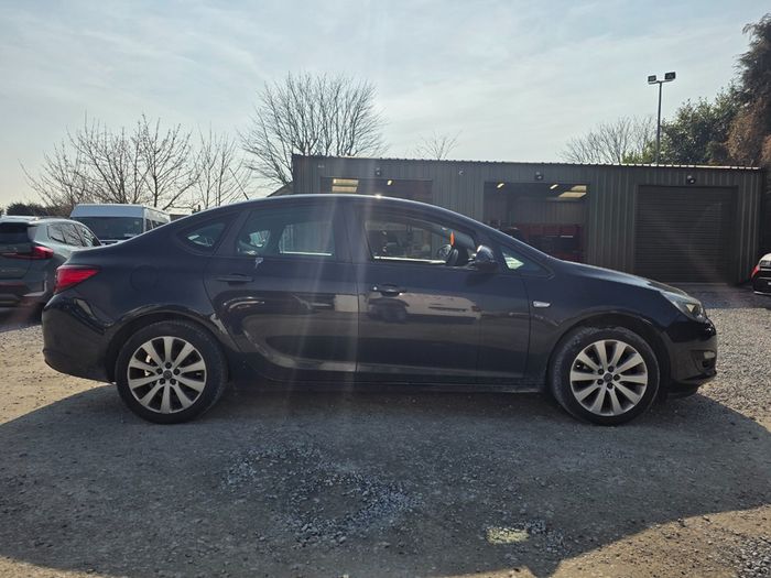 Opel Astra 2013